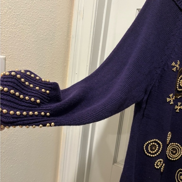 Vintage Chic Purple Sweater with Gold Embellishments - Picture 2 of 5
